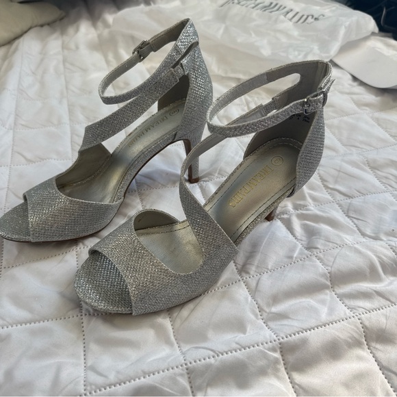 Silver Glitter Heels 3.5 inch, ankle strap - Picture 8 of 10